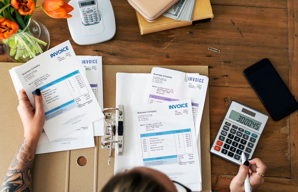 Woman entrepreneur doing accounting.
